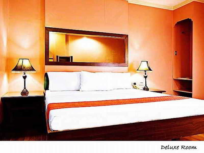 ליפה Hotel La Corona De Lipa מראה חיצוני תמונה