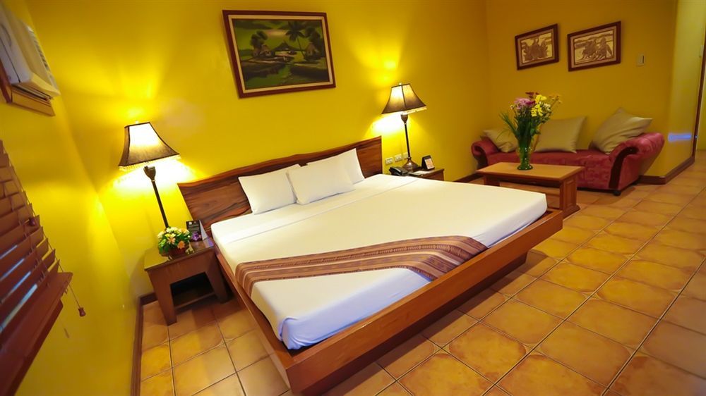ליפה Hotel La Corona De Lipa מראה חיצוני תמונה