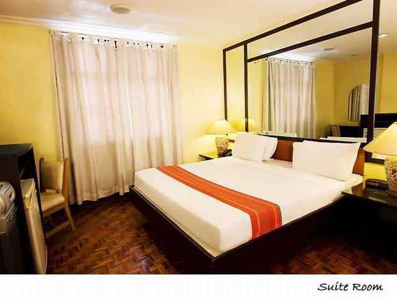 ליפה Hotel La Corona De Lipa מראה חיצוני תמונה