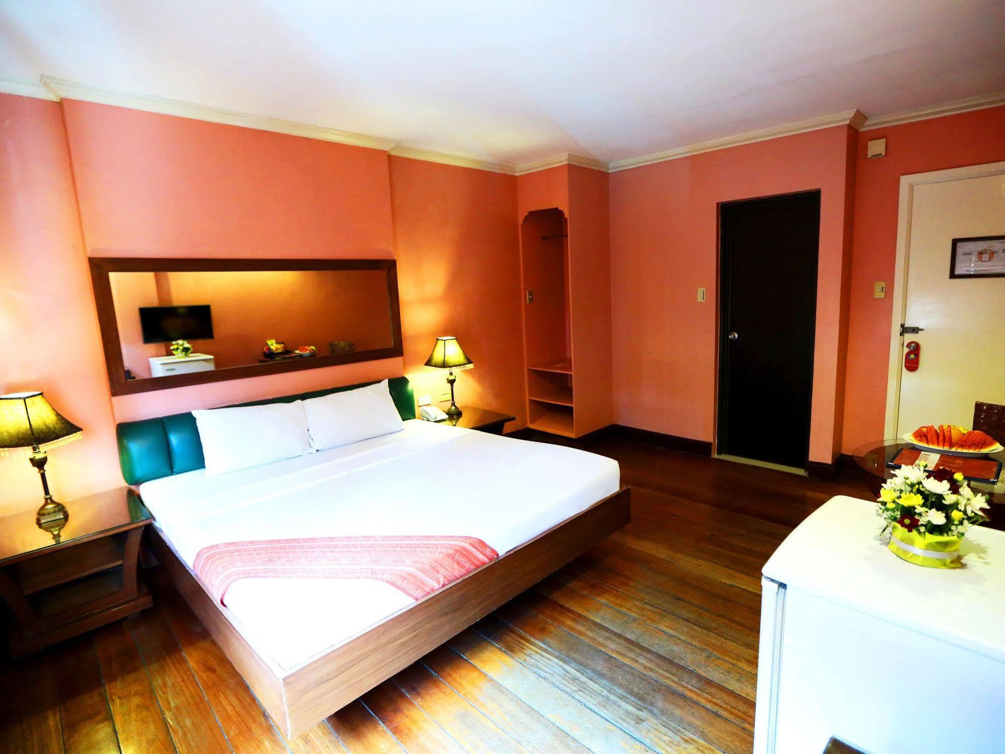 ליפה Hotel La Corona De Lipa מראה חיצוני תמונה