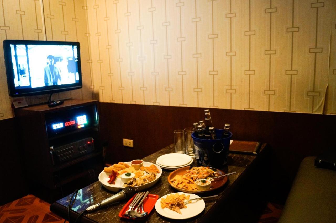 ליפה Hotel La Corona De Lipa מראה חיצוני תמונה