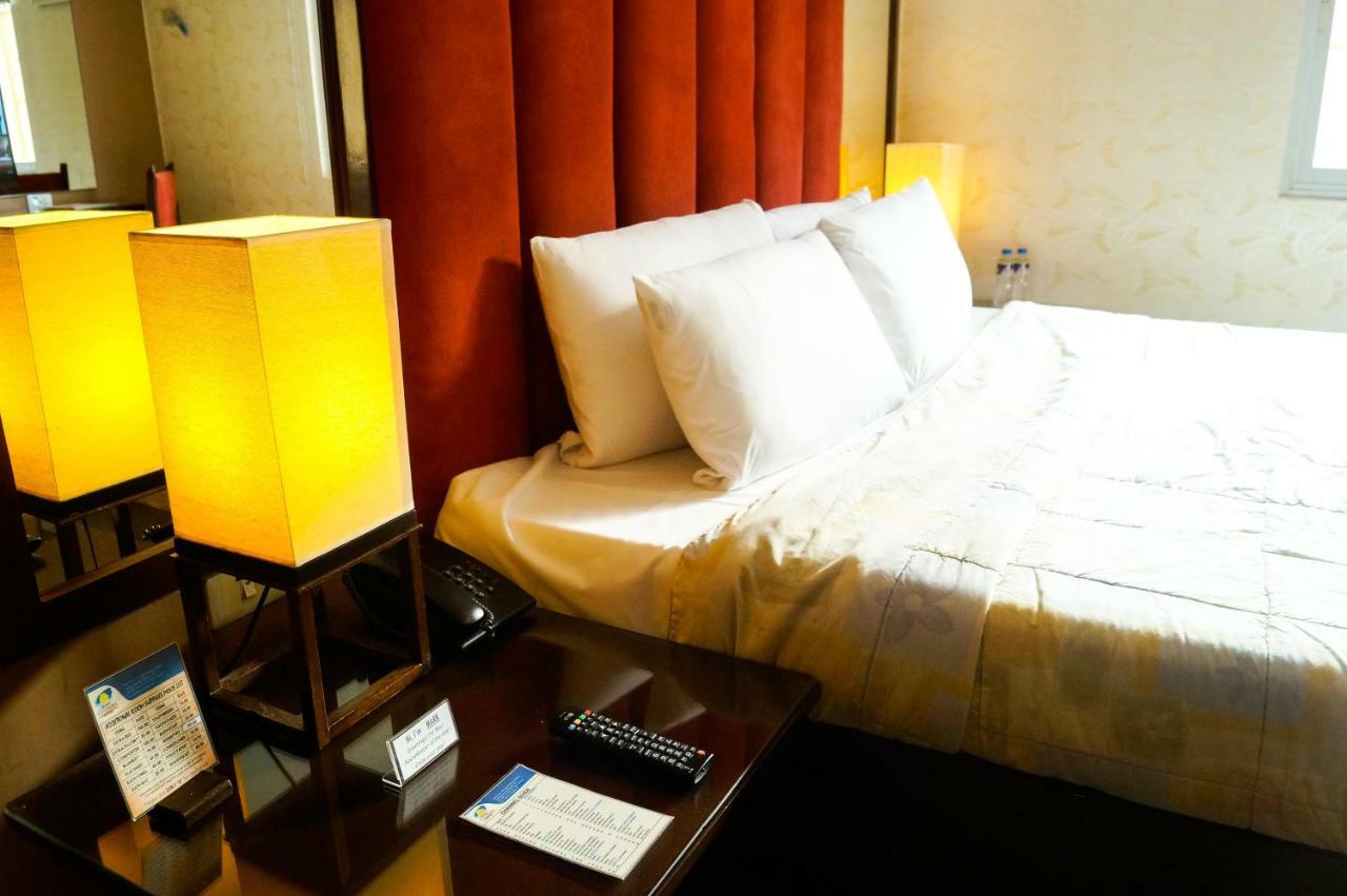 ליפה Hotel La Corona De Lipa מראה חיצוני תמונה